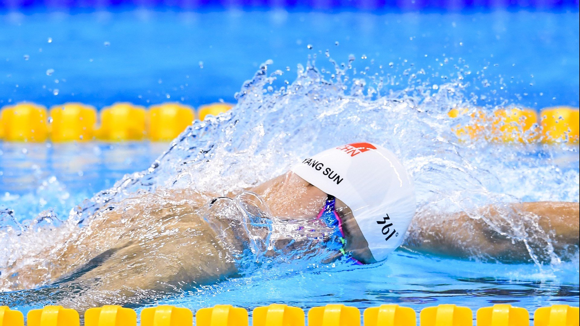 “国内足球市场持续扩大,行业迎来新机遇”,中国足球市场分析