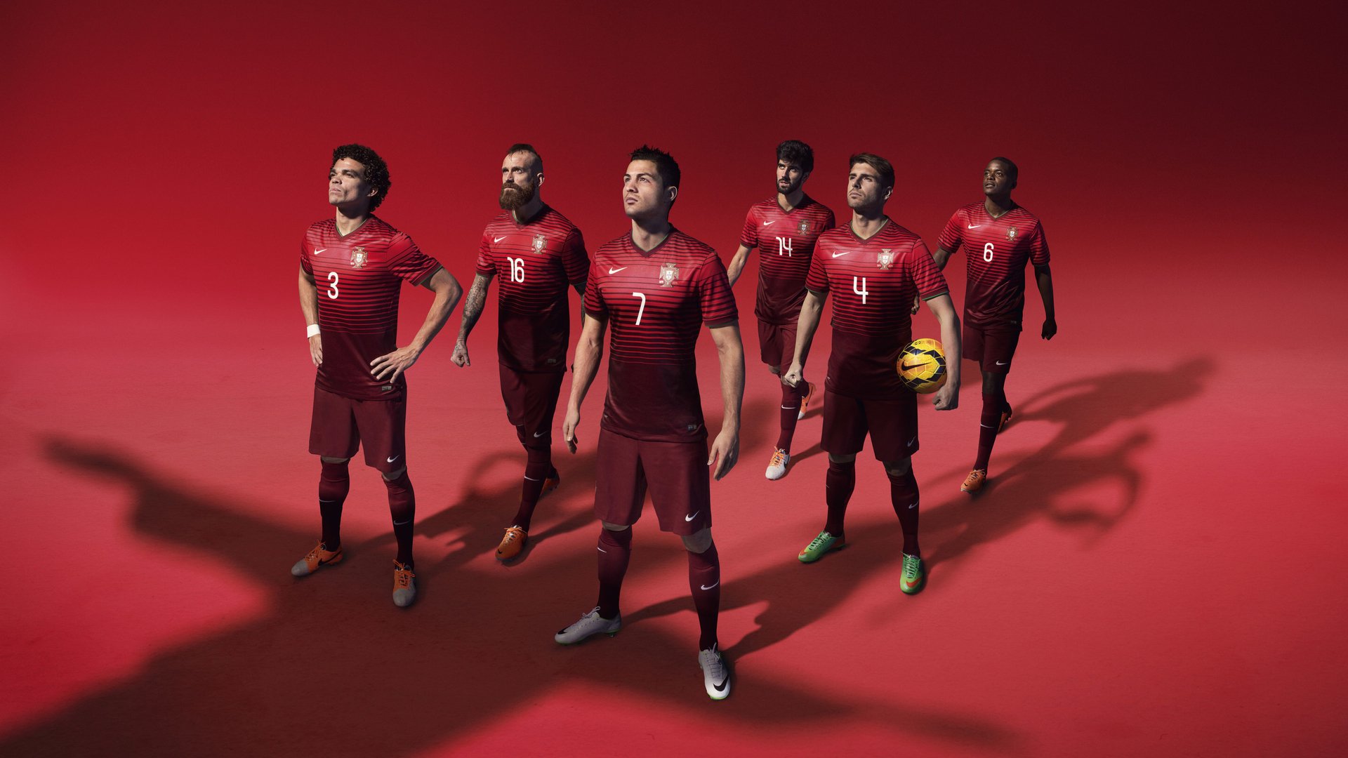 “场地环境变化推动战术变革——不同场馆的比赛策略深度研究”